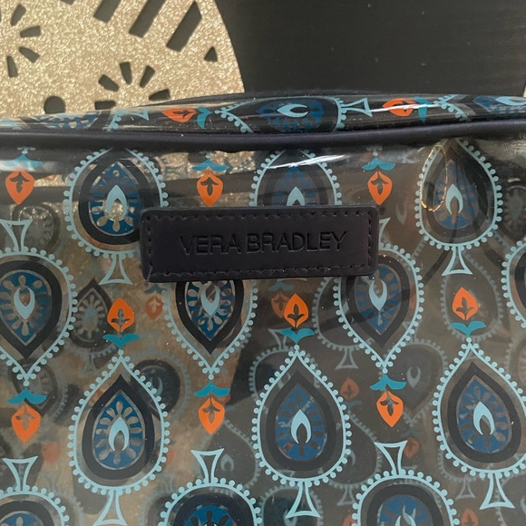 Vera Bradley travel case - Picture 4 of 5